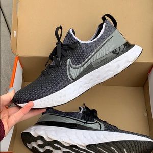 Woman’s Nike Infinity Running Sneakers